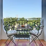 Lifestyle 아파트 풀라